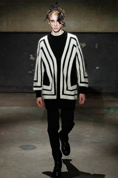 Look 13